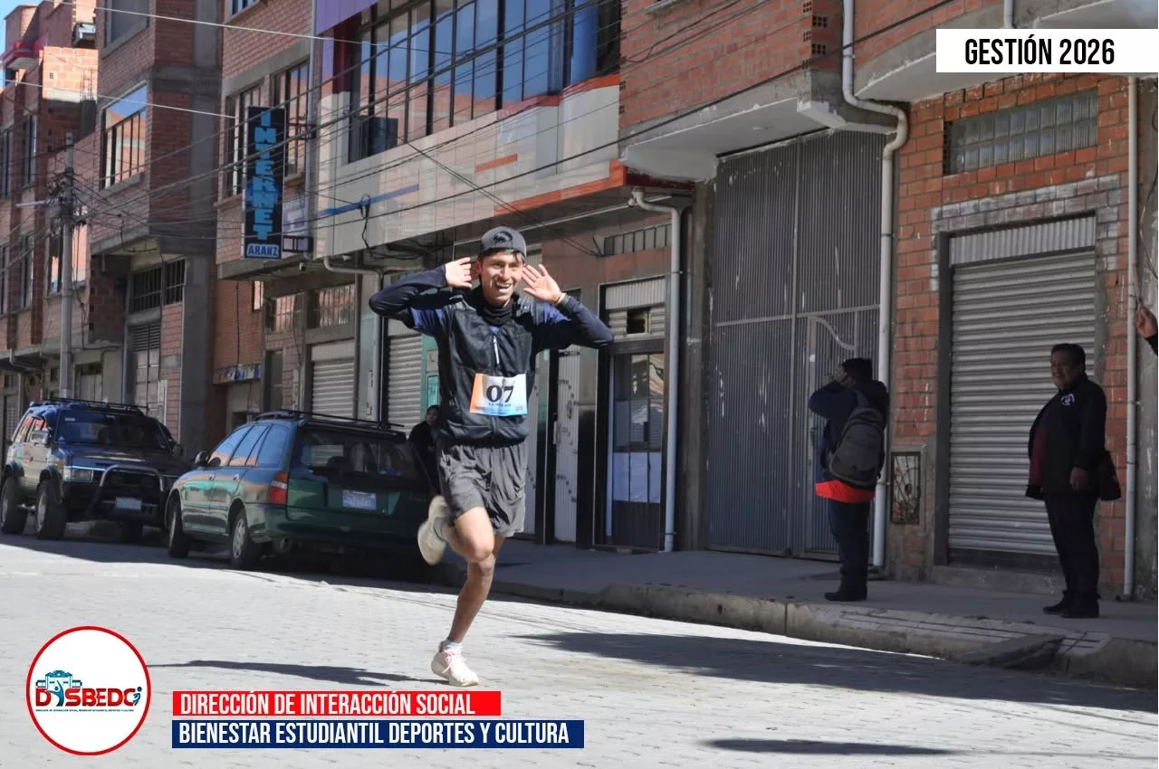 LLEGADA DE LOS COMPETIDORES DE LA CARRERA PEDESTRE 5K