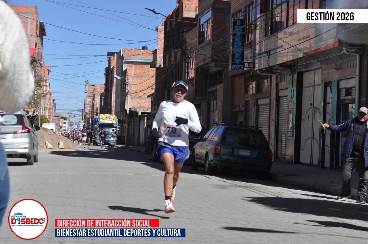 LLEGADA DE LOS COMPETIDORES DE LA CARRERA PEDESTRE 5K