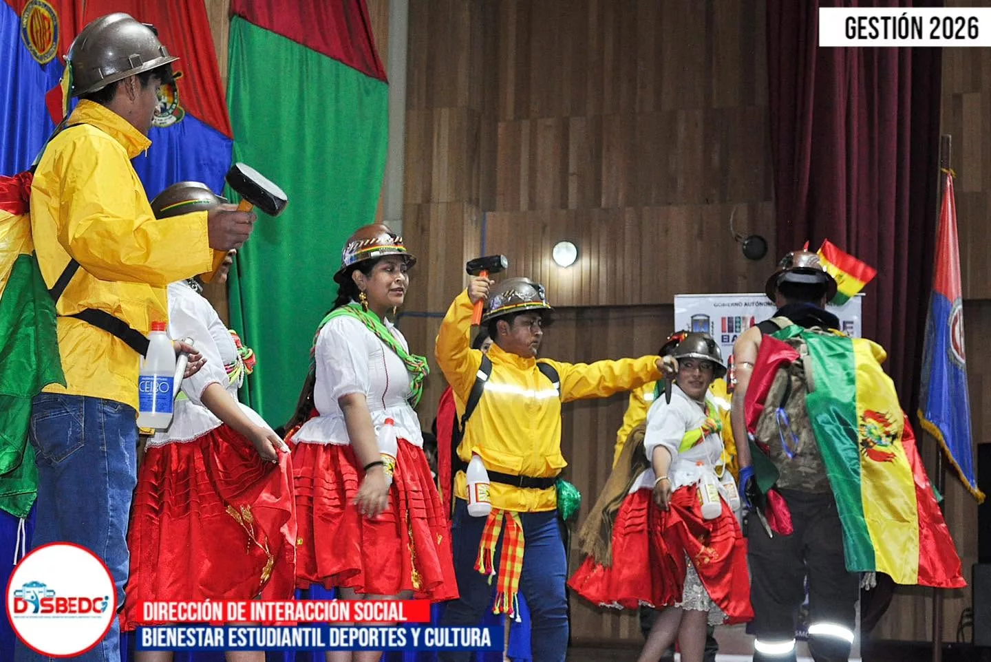BALLET FOLCLÓRICO DE LA UPEA ENGALANÓ LA SESIÓN DE HONOR POR EL XV ANIVERSARIO DE INGENIERÍA AUTOTRÓNICA